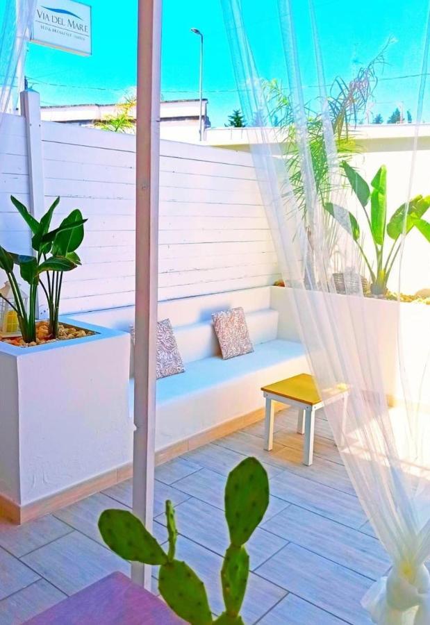 B&B Suites Via Del Mare Пресиче Екстериор снимка