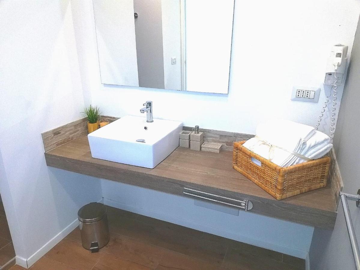 B&B Suites Via Del Mare Пресиче Екстериор снимка