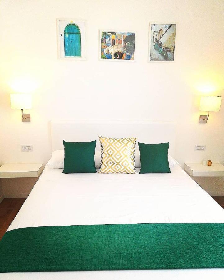 B&B Suites Via Del Mare Пресиче Екстериор снимка
