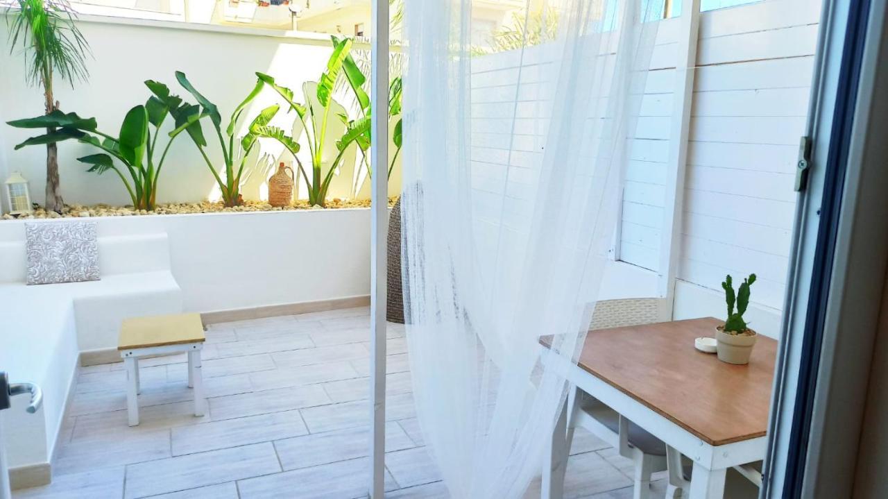 B&B Suites Via Del Mare Пресиче Екстериор снимка