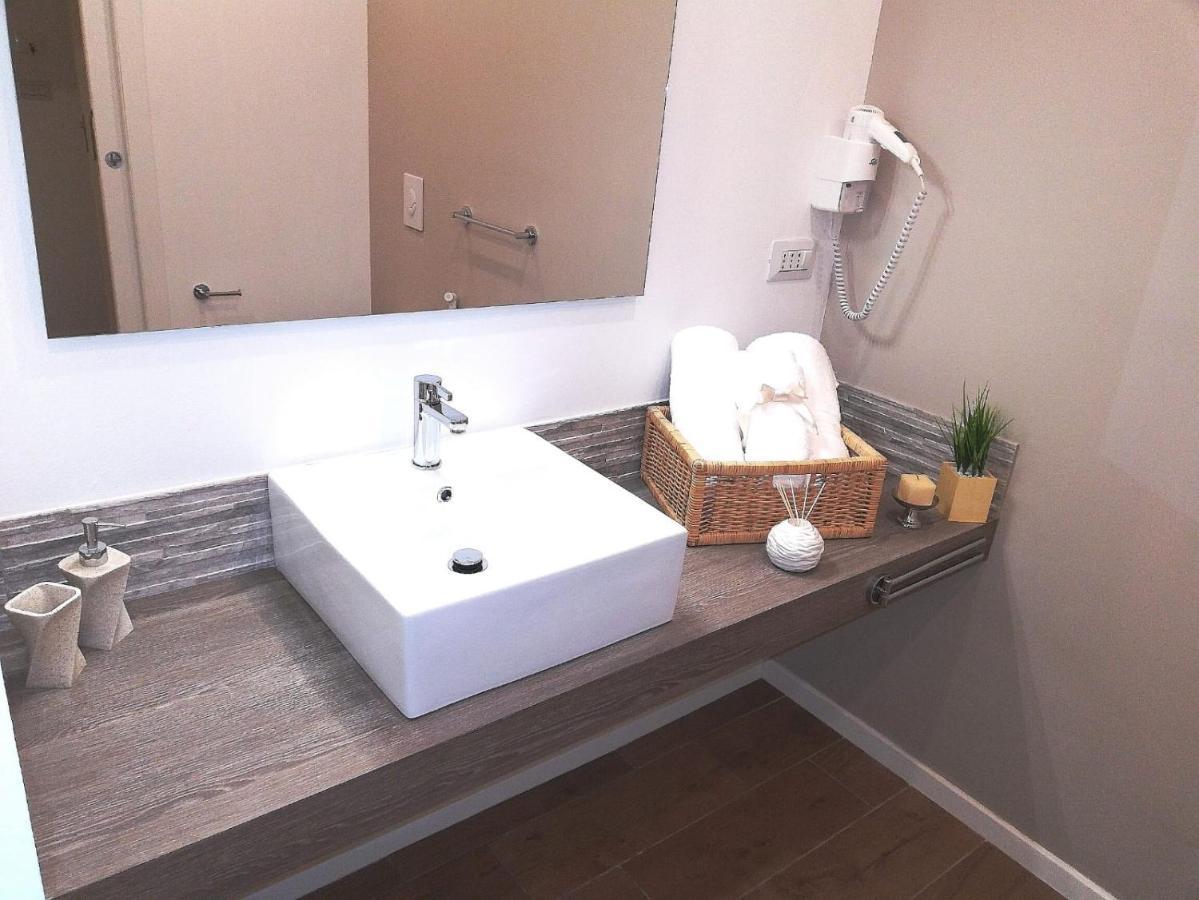 B&B Suites Via Del Mare Пресиче Екстериор снимка