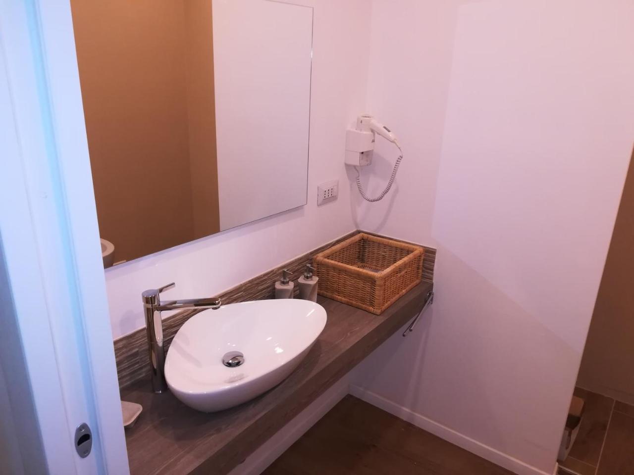 B&B Suites Via Del Mare Пресиче Екстериор снимка