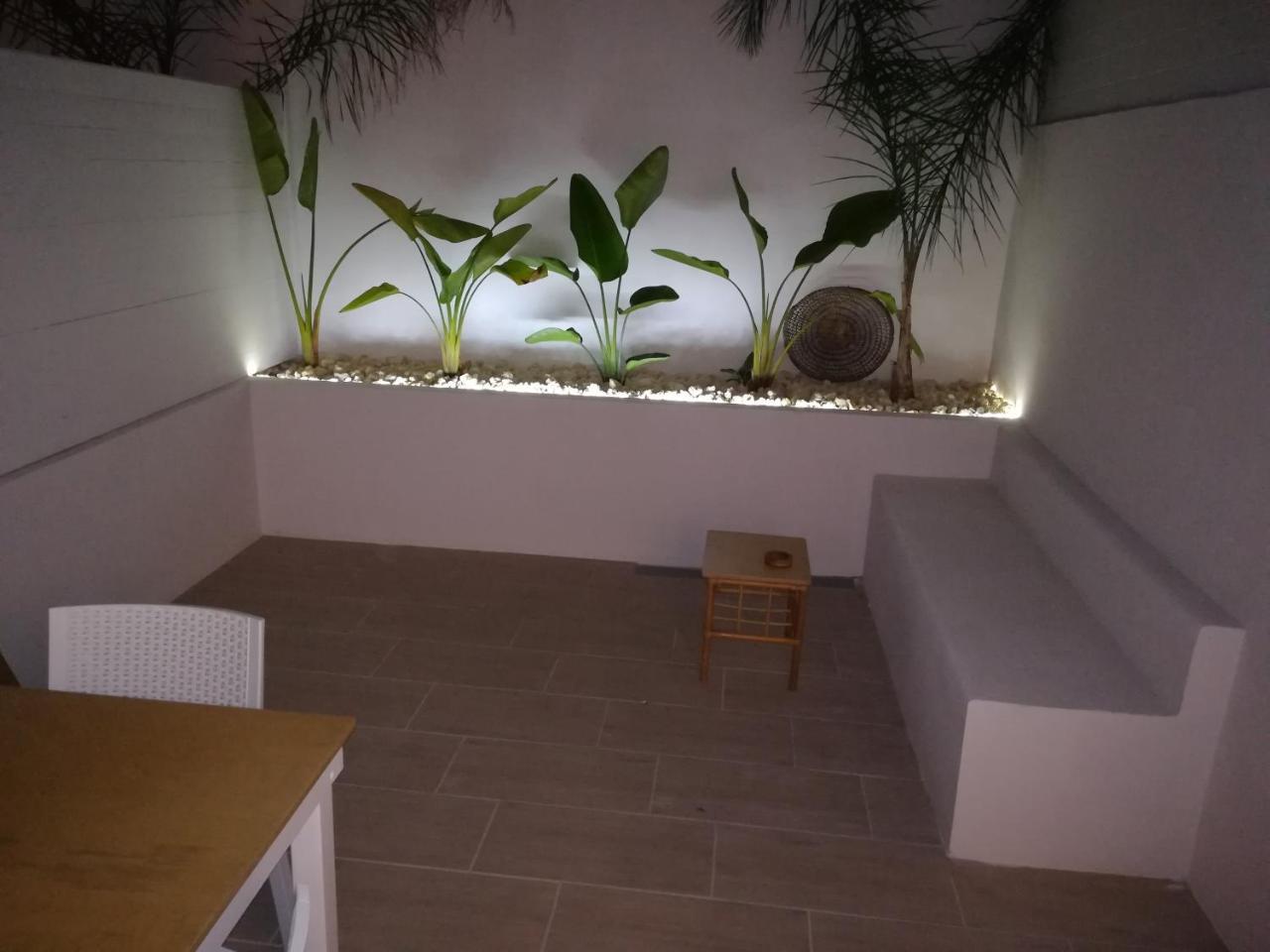 B&B Suites Via Del Mare Пресиче Екстериор снимка
